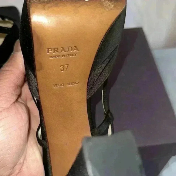 Selling Preloved authentic Prada Heels - Picture 6 of 8